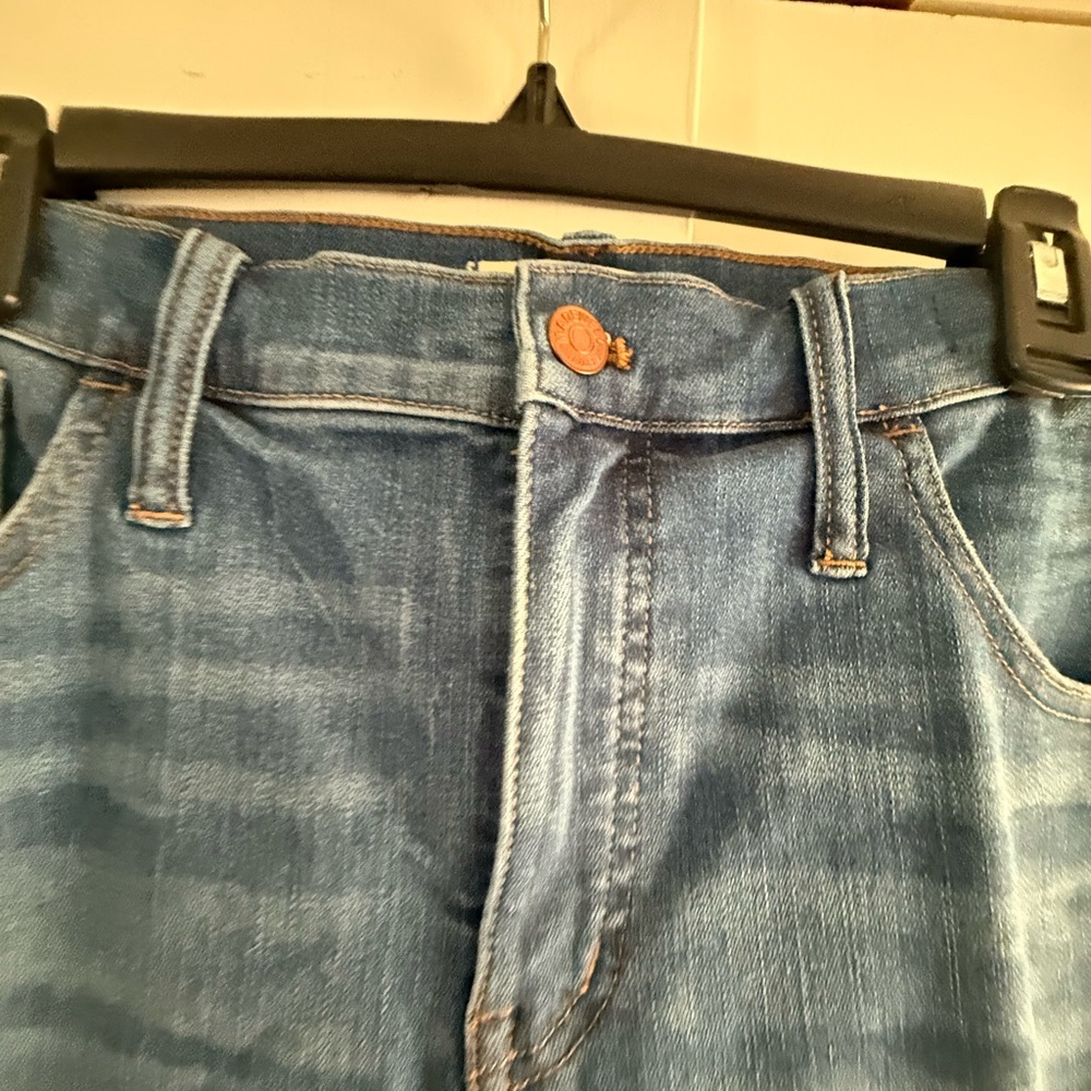 Classic Blue Straight Jeans with Contrast Stitching